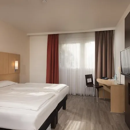 Ξενοδοχείο Ibis West 3*