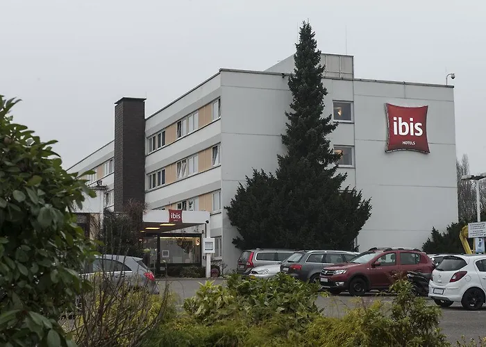 Ibis West Hotel 3*